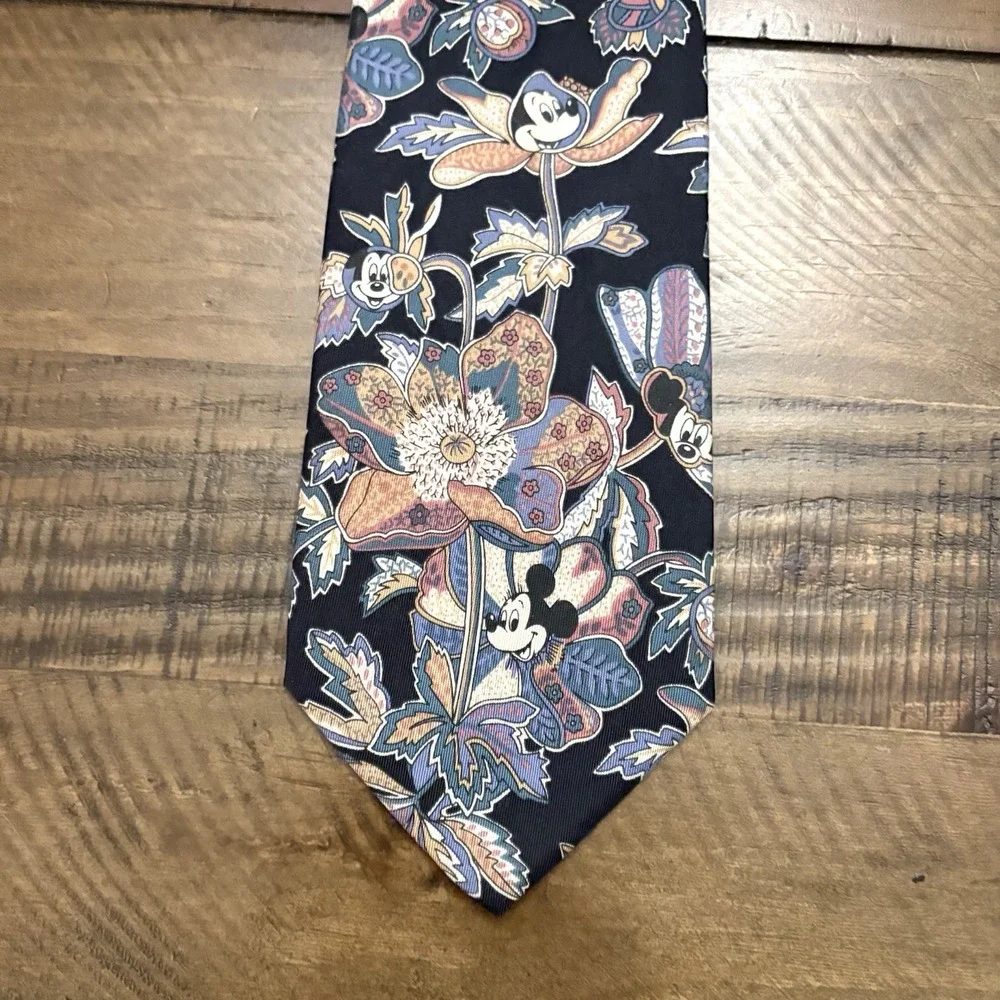 Lot of 12 Vintage Novelty Ties Disney Sports Tabasco Nicole Miller Coca-cola‎